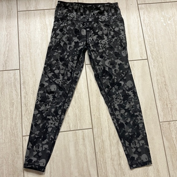 Sweaty Betty Leggings - Picture 1 of 4